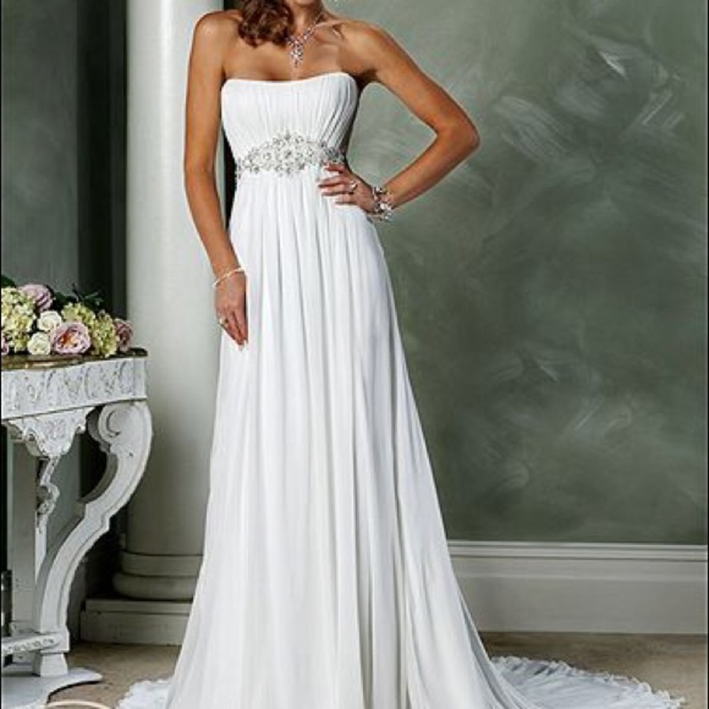 Size 6 Maggie Sortero Wedding Dress & Veil